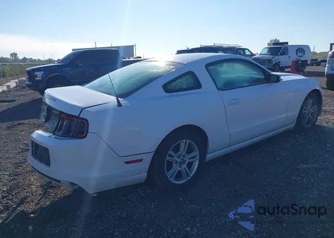 2014 Ford Mustang V6 из США, поврежденный, VIN 1ZVBP8AM0E5217012